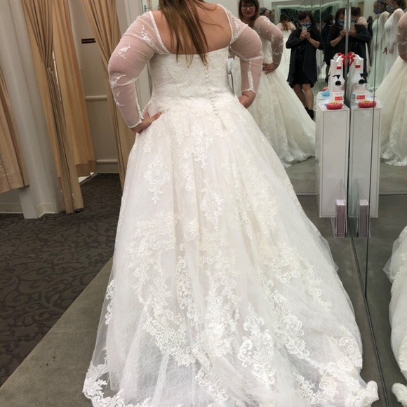 Oleg Cassini Plus Size 20 Wedding Ballgown - Picture 7 of 12